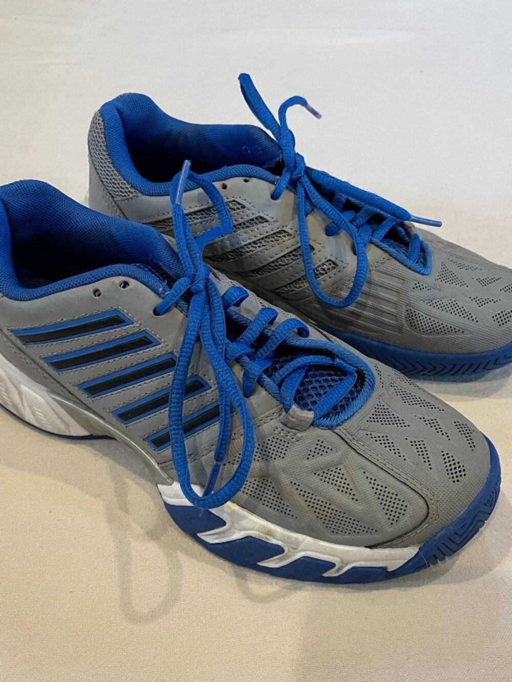 K-Swiss Boys 4.5 Sneakers Gray and Blue